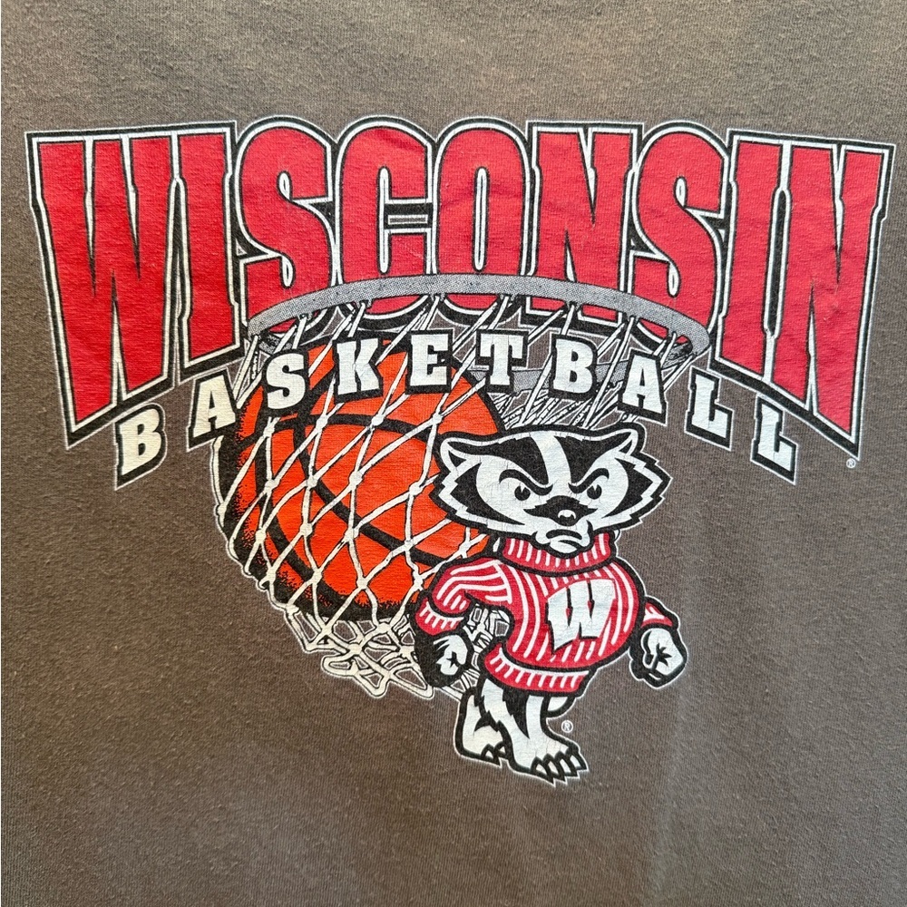 Wisconsin Basketball Gray Graphic Tee Short Sleeve - Picture 4 of 5